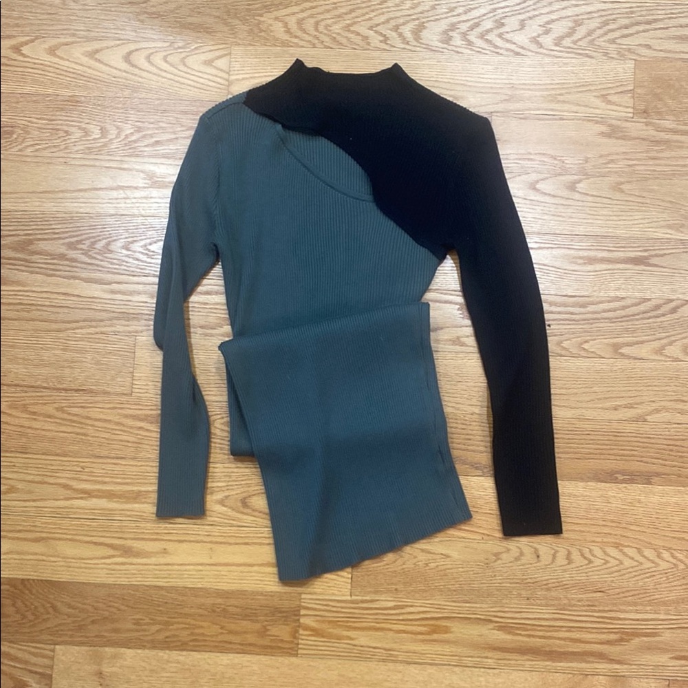 No Boundaries Black and Gray Ribbed Dress Keyhole Neckline Small